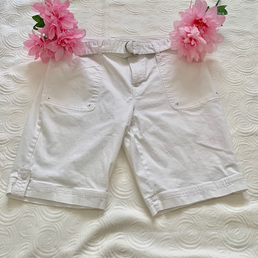 Gloria Vanderbilt Bermuda shorts.